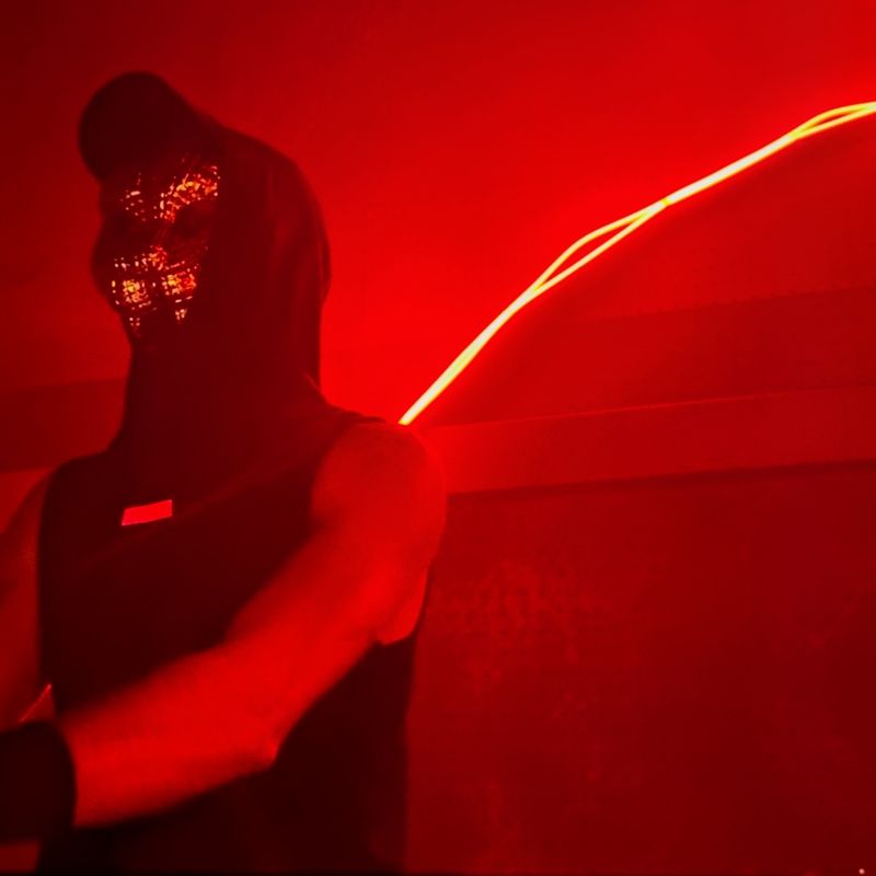 DON LOW live — red lights